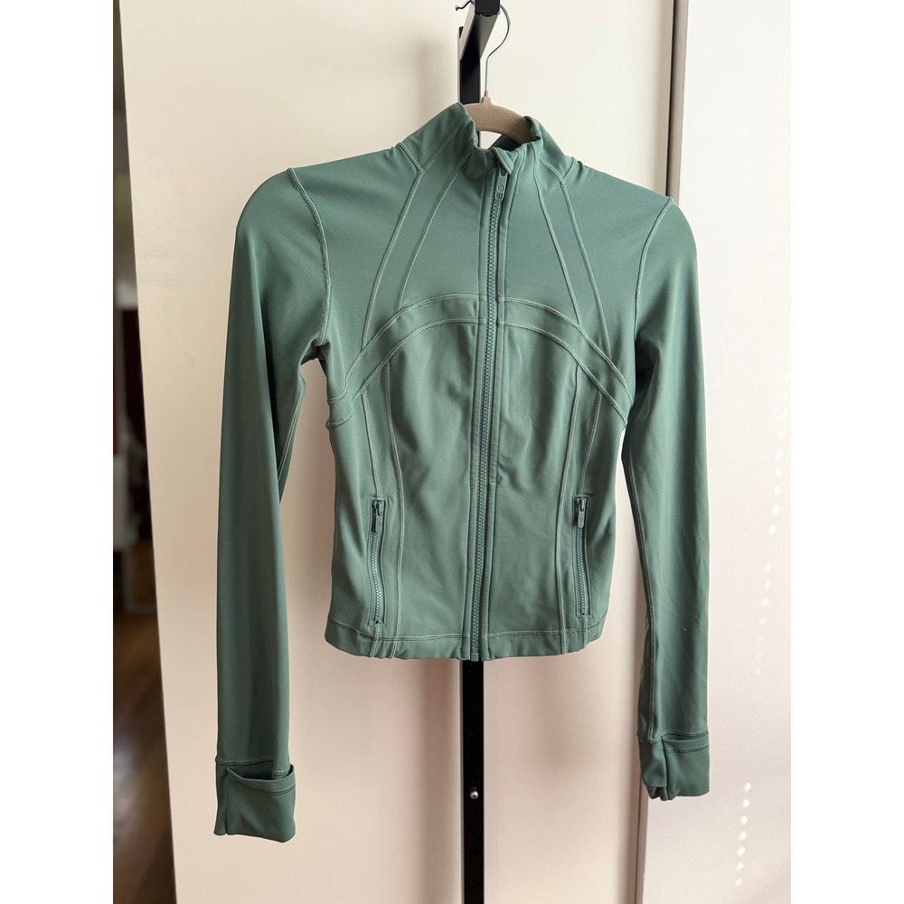 Lululemon Cropped Define Jacket *Nulu – Size 4 – Medium Forest